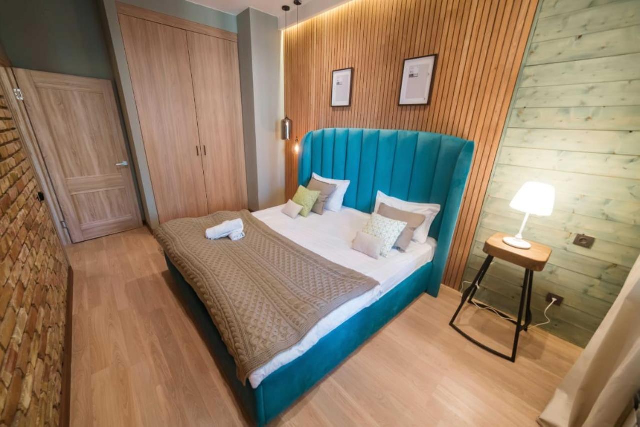 Hotel Manica Vavilon Алма Ата Екстериор снимка