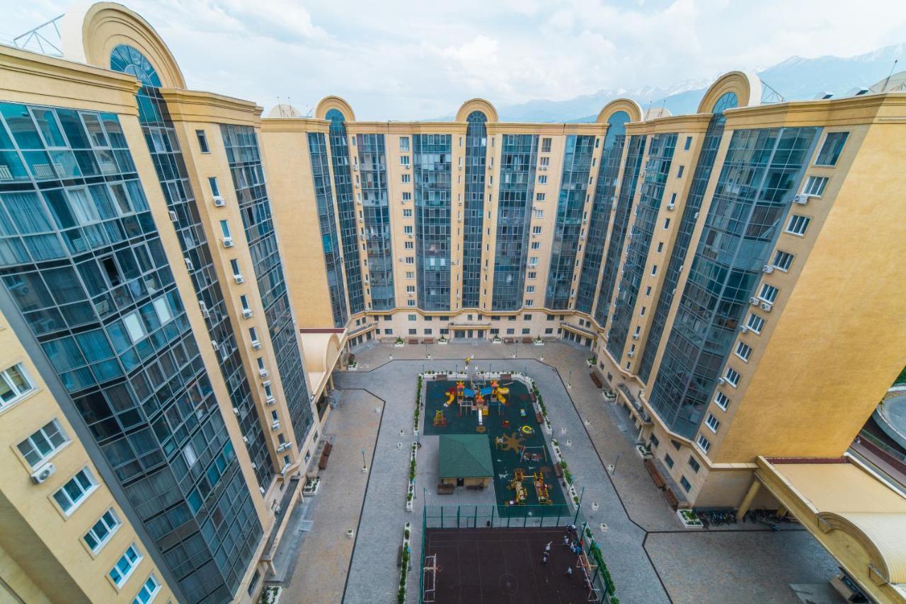 Hotel Manica Vavilon Алма Ата Екстериор снимка