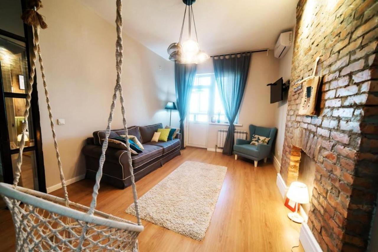Hotel Manica Vavilon Алма Ата Екстериор снимка