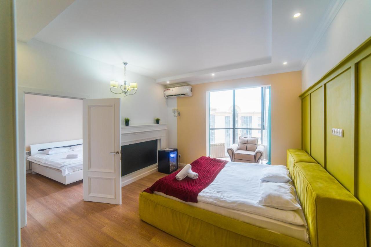 Hotel Manica Vavilon Алма Ата Екстериор снимка