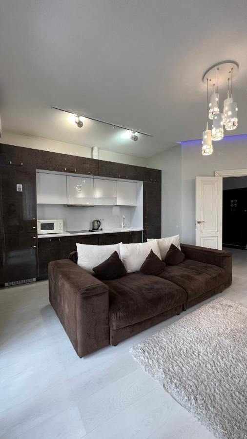 Hotel Manica Vavilon Алма Ата Екстериор снимка