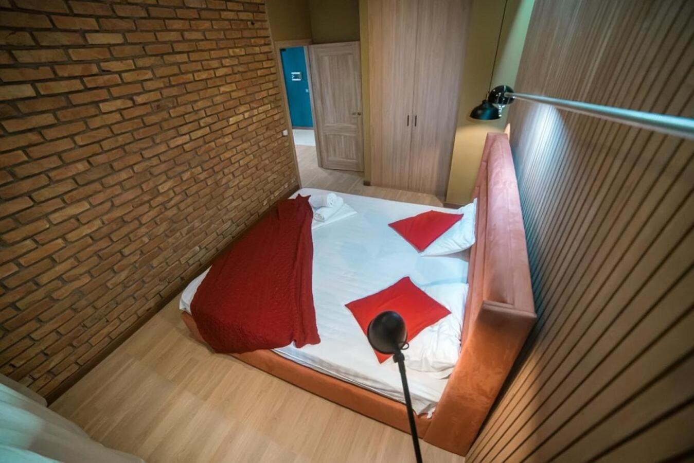 Hotel Manica Vavilon Алма Ата Стая снимка